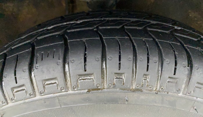 2018 Maruti Alto 800 VXI, Petrol, Manual, 14,228 km, Right Front Tyre Tread
