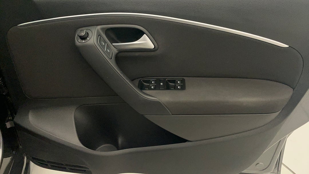 2016 Volkswagen Polo 81 Tsi Comfortline, Automatic, 75864 km, Speaker View