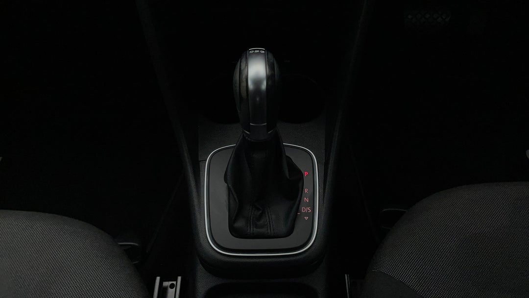 2016 Volkswagen Polo 81 Tsi Comfortline, Automatic, 75864 km, Gear Lever 