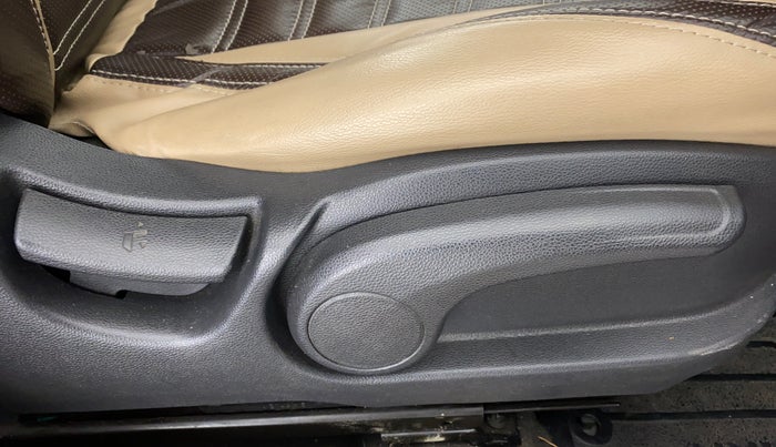 2016 Hyundai Elite i20 ASTA 1.2, Petrol, Manual, 47,447 km, Driver Side Adjustment Panel