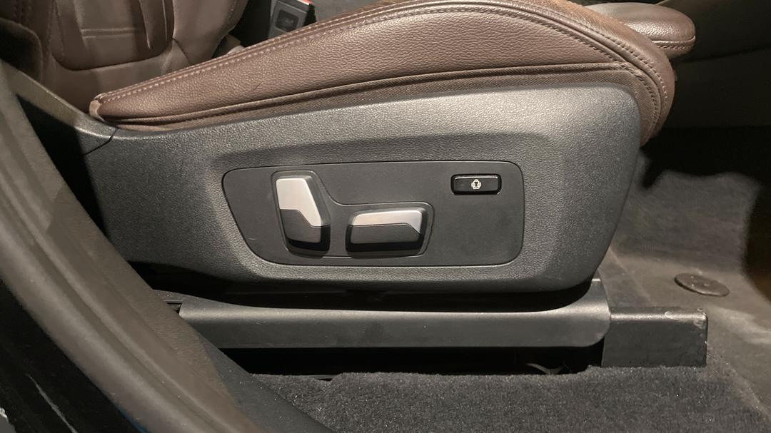2020 BMW X3 xDrive30i M Sport, Automatic, 65038 km, Drivers Side Adjustment Panel