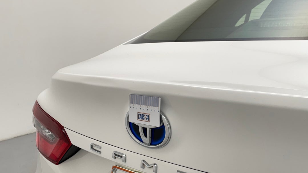 Boot / Tailgate Boot Lid Dent