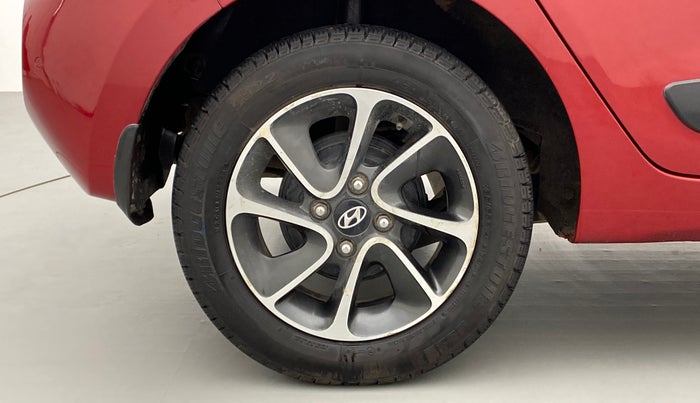 2017 Hyundai Grand i10 SPORTZ (O) 1.2 AT VTVT, Petrol, Automatic, 52,694 km, Right Rear Wheel