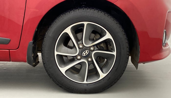 2017 Hyundai Grand i10 SPORTZ (O) 1.2 AT VTVT, Petrol, Automatic, 52,694 km, Right Front Wheel