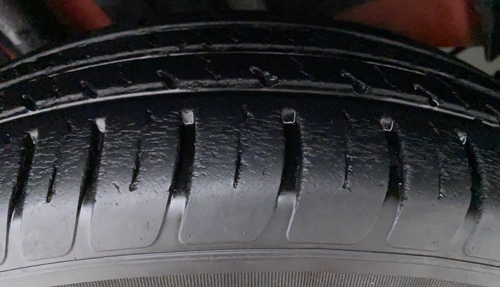 2018 Maruti Swift VXI AMT D, Petrol, Automatic, 12,103 km, Left Rear Tyre Tread