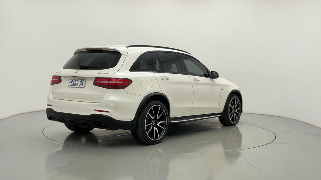 Right Back Diagonal (45- Degree) View