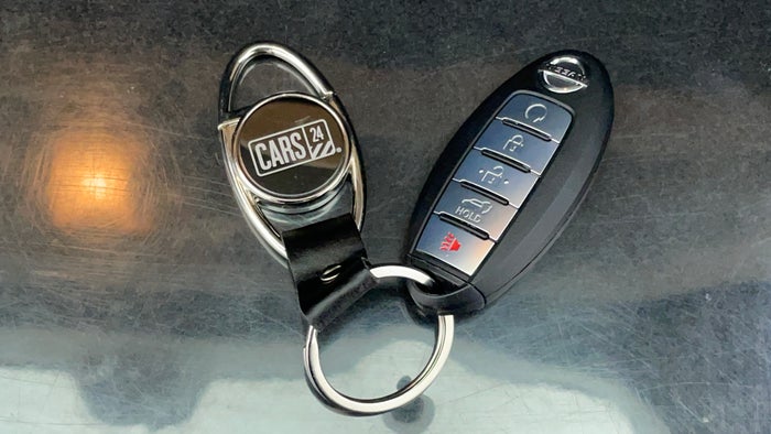 NISSAN PATROL-Key Close-up