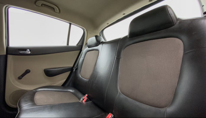 2013 Hyundai i20 ERA 1.4 CRDI, Diesel, Manual, 38,621 km, Right Side Rear Door Cabin