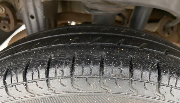 2014 Maruti Alto 800 LXI, Petrol, Manual, 46,863 km, Right Rear Tyre Tread