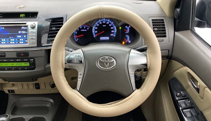 2012 Toyota Fortuner 3.0 AT 4X2, Diesel, Automatic, 1,99,118 km, Steering Wheel Close Up