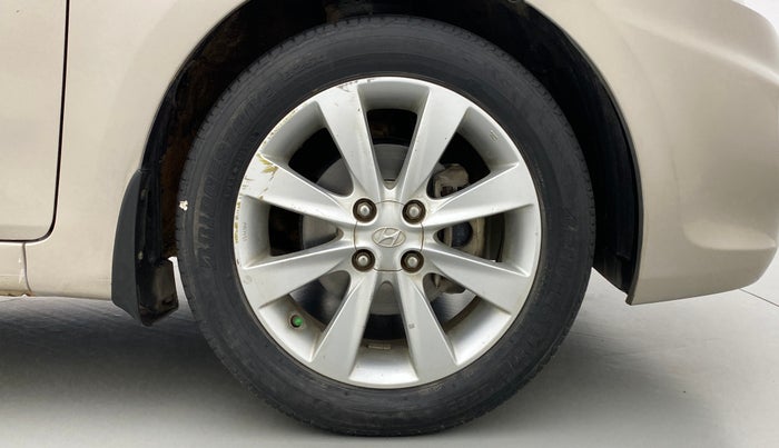 2012 Hyundai Verna FLUIDIC 1.6 SX VTVT, Petrol, Manual, 53,205 km, Right Front Wheel