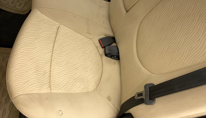 2012 Hyundai Verna FLUIDIC 1.6 SX VTVT, Petrol, Manual, 53,205 km, Second-row left seat - Cover slightly stained