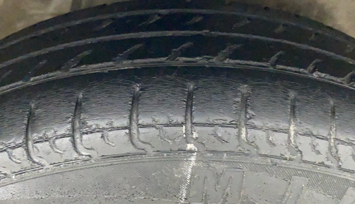 2010 Maruti Wagon R LXI MINOR, Petrol, Manual, 46,233 km, Right Front Tyre Tread