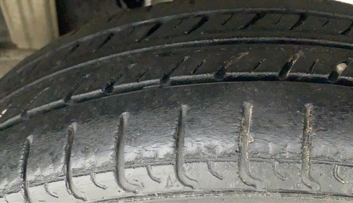 2010 Maruti Wagon R LXI MINOR, Petrol, Manual, 46,233 km, Left Rear Tyre Tread