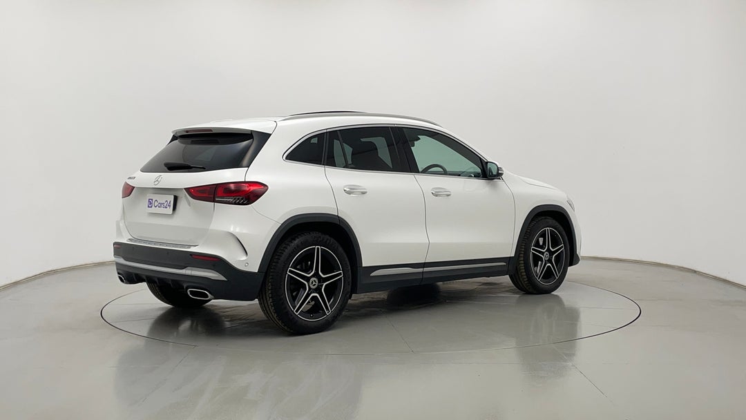 Right Back Diagonal (45- Degree) View