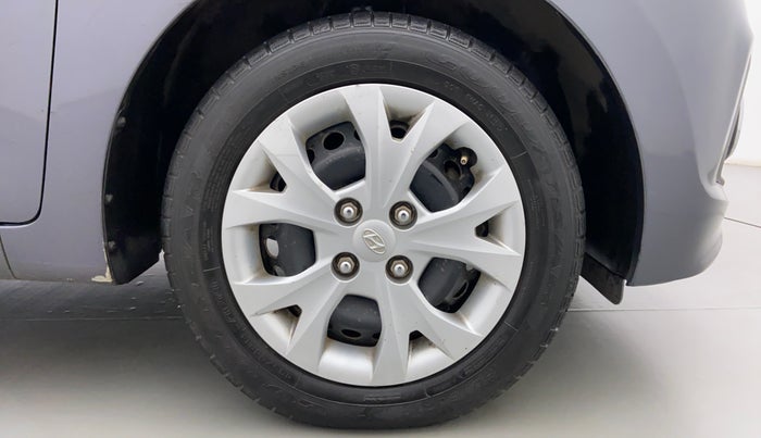 2013 Hyundai Grand i10 MAGNA 1.2 VTVT, Petrol, Manual, 33,268 km, Right Front Wheel
