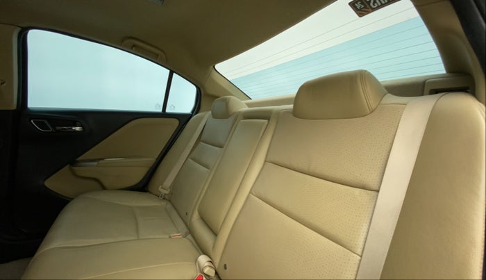 2017 Honda City 1.5L I-VTEC VX CVT, Petrol, Automatic, 1,15,388 km, Right Side Rear Door Cabin