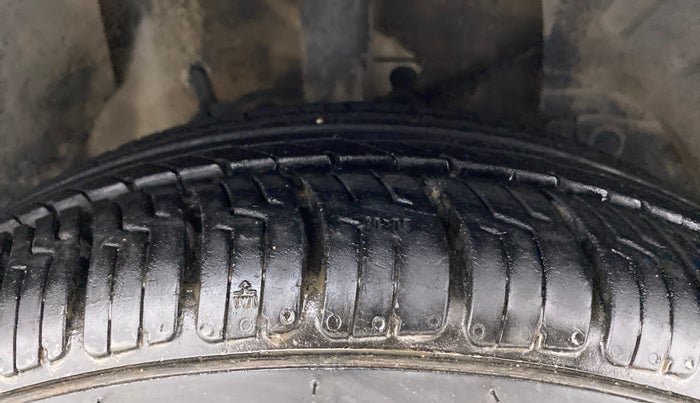 2015 Tata Bolt XMS REVOTRON, Petrol, Manual, 73,471 km, Right Front Tyre Tread