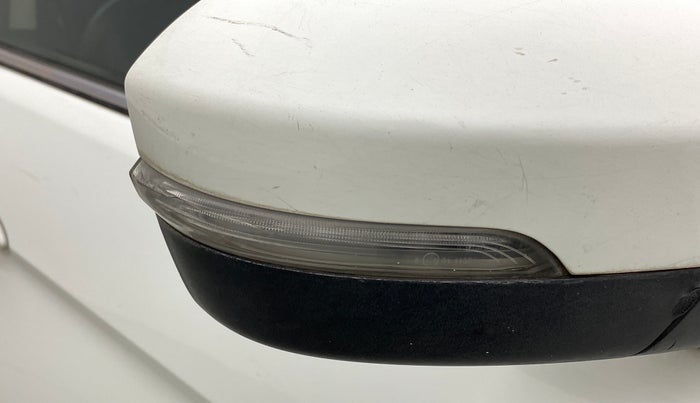 2015 Tata Bolt XMS REVOTRON, Petrol, Manual, 73,471 km, Right rear-view mirror - Indicator light not working