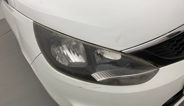 2015 Tata Bolt XMS REVOTRON, Petrol, Manual, 73,471 km, Right headlight - Faded