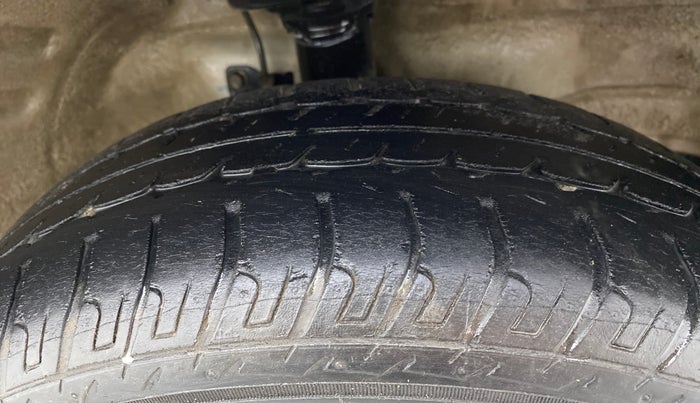 2018 Maruti Wagon R 1.0 VXI, Petrol, Manual, 49,087 km, Right Front Tyre Tread