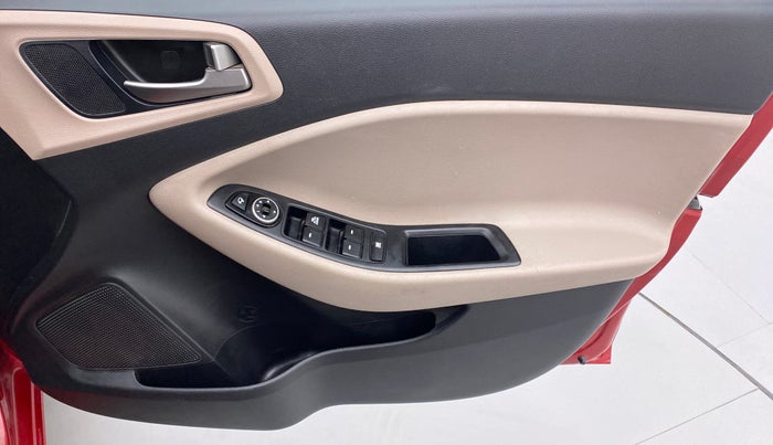 2017 Hyundai Elite i20 SPORTZ 1.2, CNG, Manual, 43,252 km, Driver Side Door Panels Control