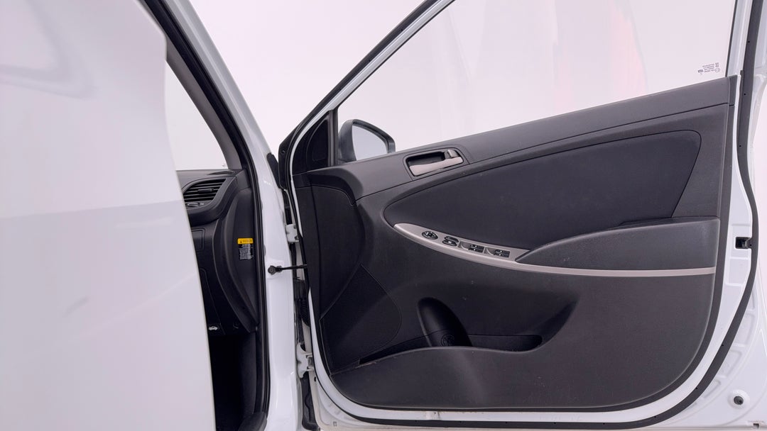 2016 Hyundai Accent Active, Automatic, 160455 km, Speaker View