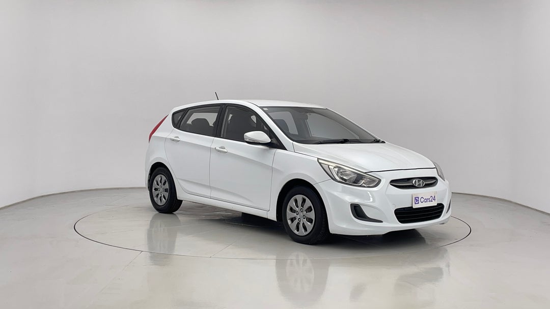 2016 Hyundai Accent Active, Automatic, 160455 km, Right Front Diagonal (45- Degree) View