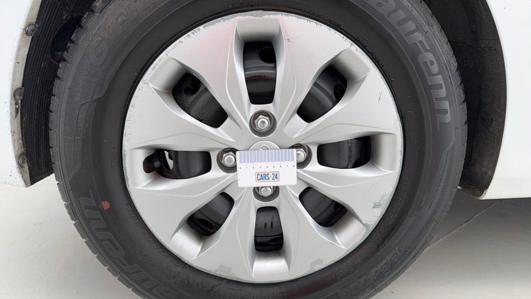 2016 Hyundai Accent Active, Automatic, 160455 km, Wheels Hubcap Rear RHS Gutter Rash