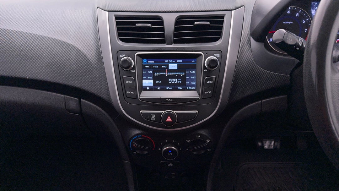 2016 Hyundai Accent Active, Automatic, 160455 km, Center Console