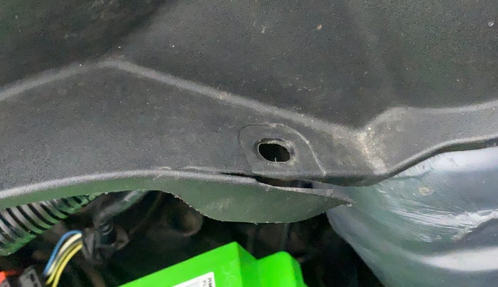 2013 Maruti Ertiga VDI, Diesel, Manual, 88,808 km, Bonnet (hood) - Cowl vent panel has minor damage
