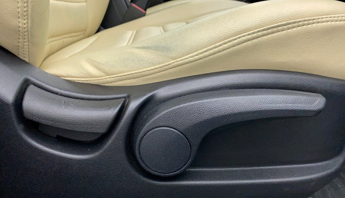 2018 Hyundai Creta 1.6 VTVT SX AUTO, Petrol, Automatic, 20,775 km, Driver Side Adjustment Panel