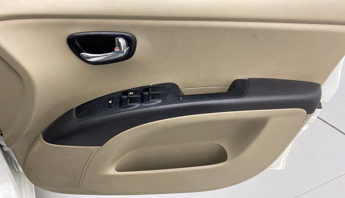 2015 Hyundai i10 SPORTZ 1.1 IRDE2, Petrol, Manual, 37,085 km, Driver Side Door Panels Control