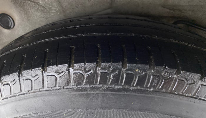 2015 Hyundai i10 SPORTZ 1.1 IRDE2, Petrol, Manual, 37,085 km, Right Rear Tyre Tread
