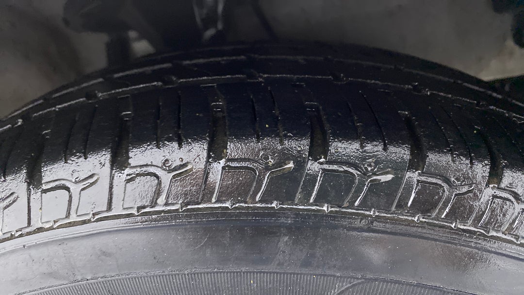 Right Front Tyre Tread