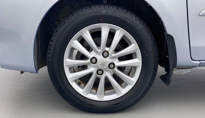2011 Toyota Etios V, Petrol, Manual, 1,06,360 km, Left Front Wheel