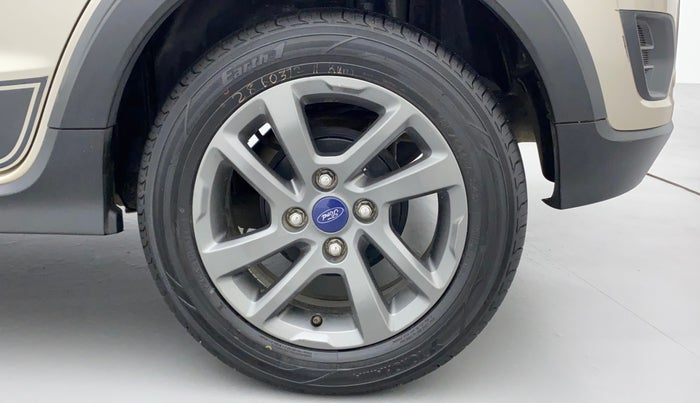 2018 Ford FREESTYLE TITANIUM PLUS 1.2 PETROL, Petrol, Manual, 33,256 km, Left Rear Wheel