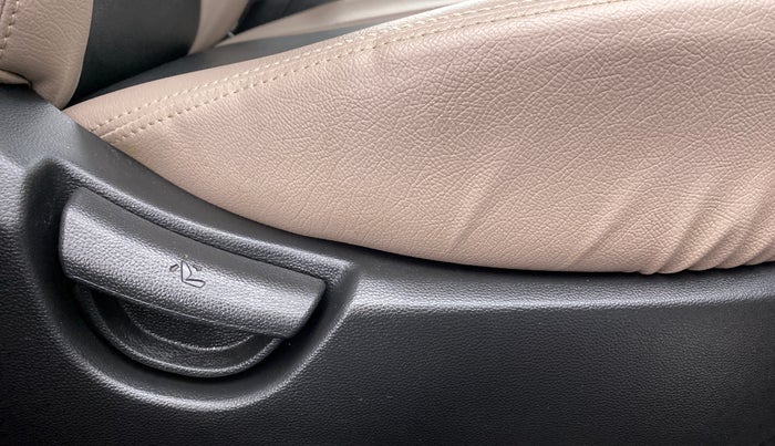 2018 Hyundai Grand i10 SPORTZ (O) 1.2 AT VTVT, Petrol, Automatic, 15,454 km, Driver Side Adjustment Panel