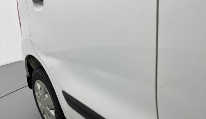 2014 Maruti Wagon R 1.0 LXI, Petrol, Manual, 2,060 km, Right rear door - Slightly dented