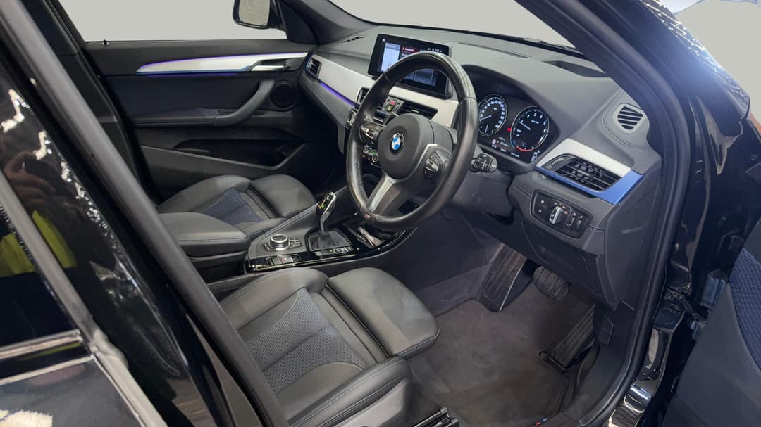 2022 BMW X1 sDrive 20i M Sport, Automatic, 38718 km, Right Side Front Door Cabin View