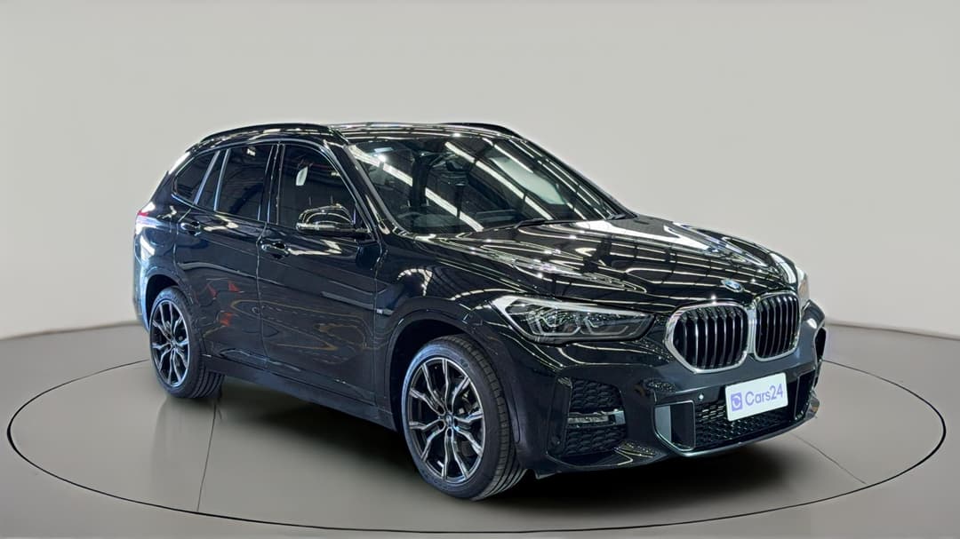 2022 BMW X1 sDrive 20i M Sport, Automatic, 38718 km, Right Front Diagonal (45- Degree) View