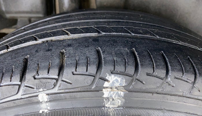 2016 Maruti Ciaz VXI PLUS, Petrol, Manual, 1,00,441 km, Right Rear Tyre Tread