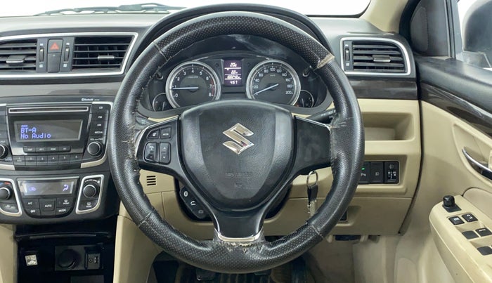 2016 Maruti Ciaz VXI PLUS, Petrol, Manual, 1,00,441 km, Steering Wheel Close Up