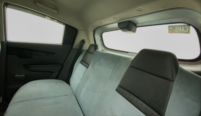 2018 Mahindra Kuv100 K2 TRIP CNG, CNG, Manual, 89,617 km, Right Side Rear Door Cabin