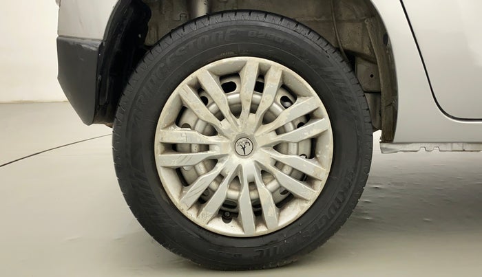 2018 Mahindra Kuv100 K2 TRIP CNG, CNG, Manual, 89,617 km, Right Rear Wheel