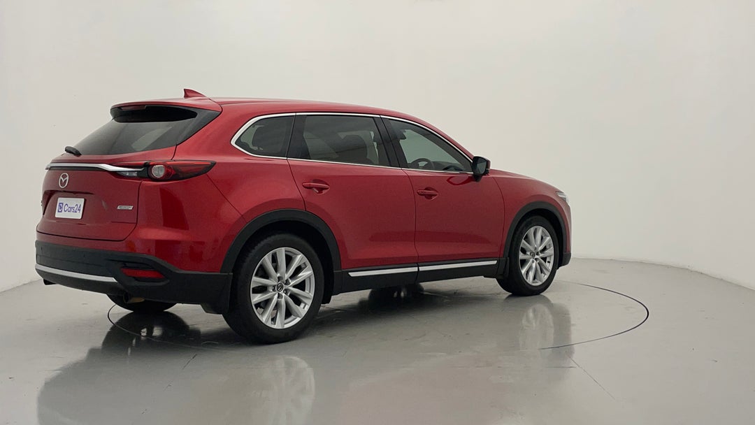 Right Back Diagonal (45- Degree) View