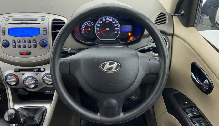 2014 Hyundai i10 SPORTZ 1.1 IRDE2, Petrol, Manual, 25,071 km, Steering Wheel Close Up