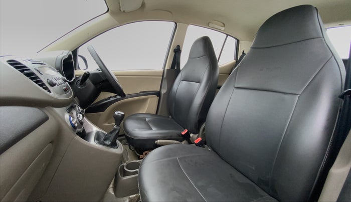 2014 Hyundai i10 SPORTZ 1.1 IRDE2, Petrol, Manual, 25,071 km, Right Side Front Door Cabin