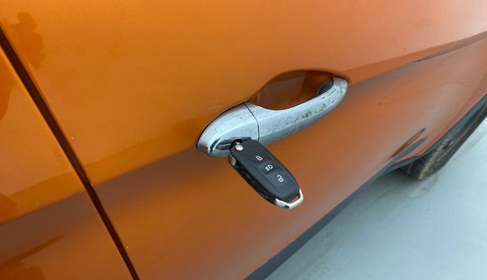 2019 Tata NEXON XM DIESEL, Diesel, Manual, 59,380 km, Lock system - Central lock not working