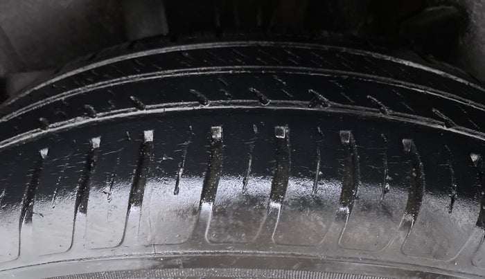 2019 Maruti Swift VXI D, Petrol, Manual, 50,041 km, Left Rear Tyre Tread